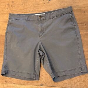 GUC size 16 Old Navy Everyday Chino Shorts - Gray